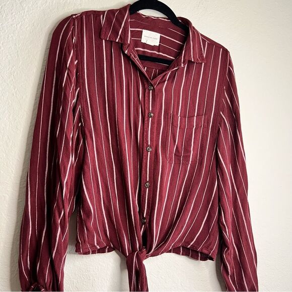 American eagle, button-down, front tie top 🌺XS 🌺 oversized - Picture 1 of 5